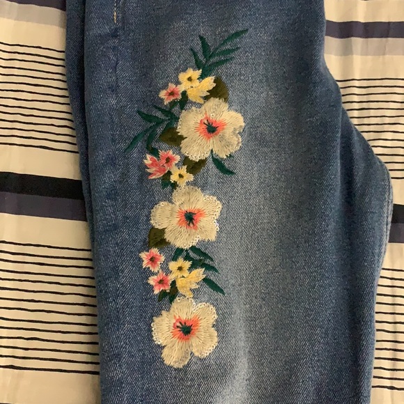 Hollister jeans - Picture 9 of 13